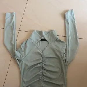 Women's tops